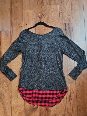 Maurices Gray Marled Knit Top with Black and Red Plaid Accent
